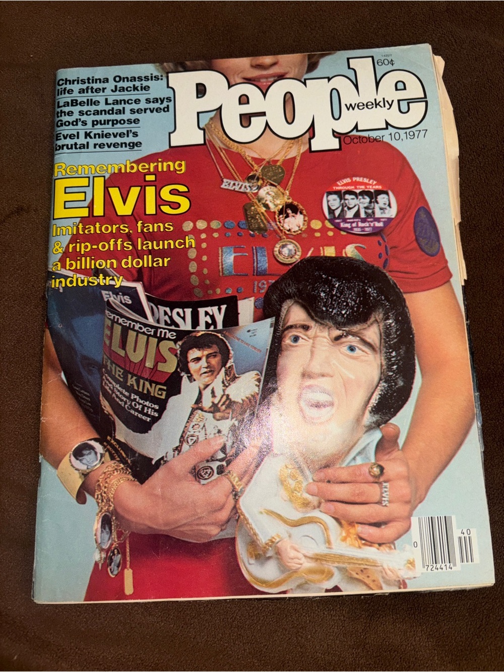 People Weekly Magazine - Remembering Elvis (Oct 10, 1977) - Red Cover